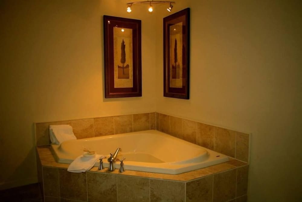 The Upper Pass Lodge at Magic Mountain