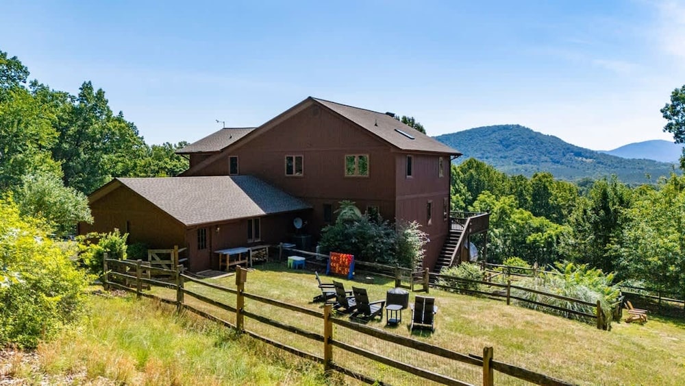 Love Afton Cabin - Family Home
