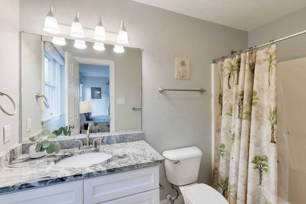 Sleeps 28 Beachfront w/ Pool, Hot Tub, Game Room Atlantic Watch by Avantstay