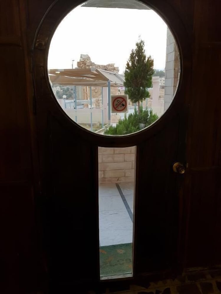 Hadrian's Gate Hotel