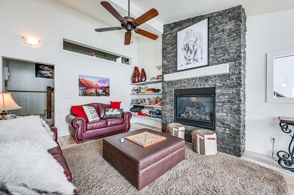 Lakeside Whitefish Cottage w/ Private Hot Tub! view 3