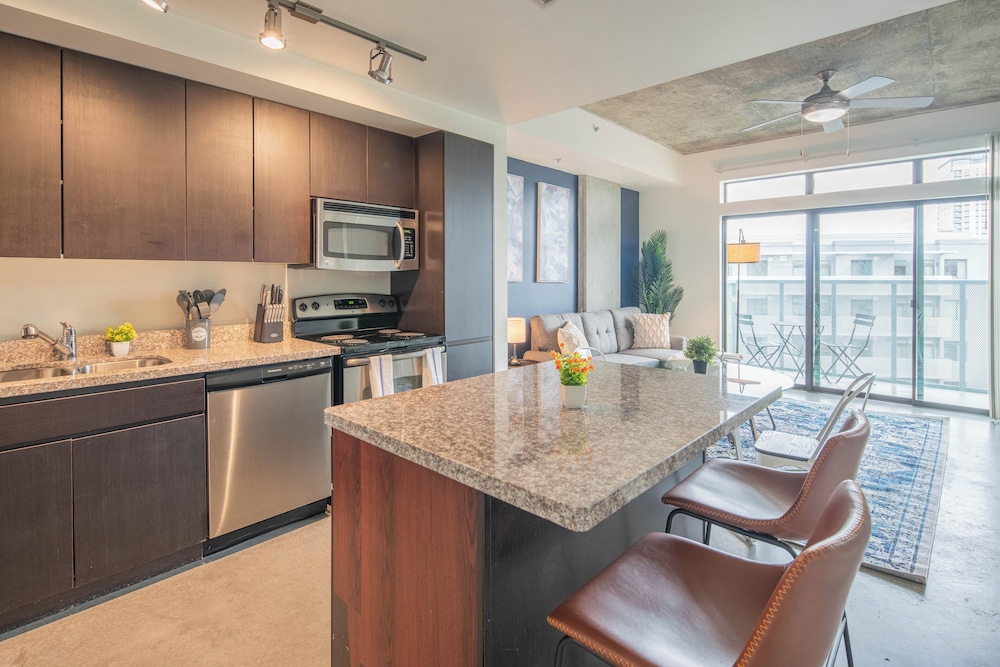 ROVE LIVING/KL - Roosevelt Point