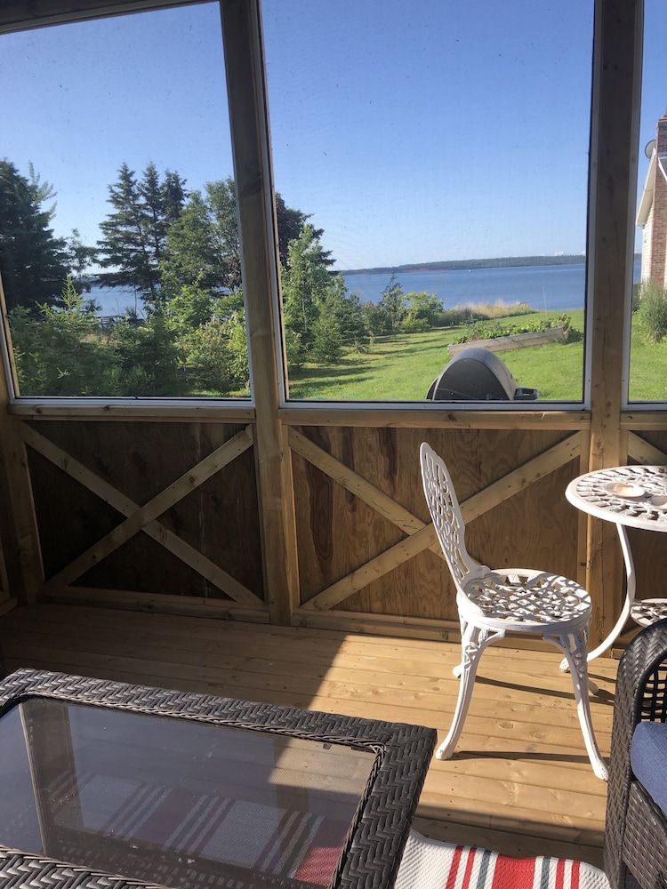 Bluewaters Retreat Bachelor Unit