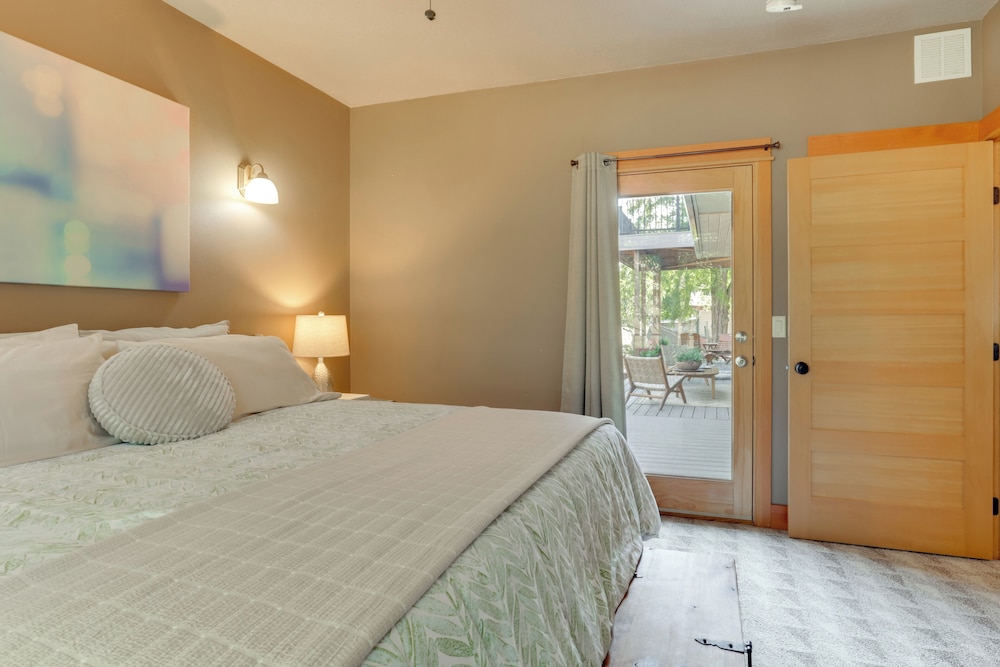 Half-mi to Scotts Mills Falls: Wine Country Apt