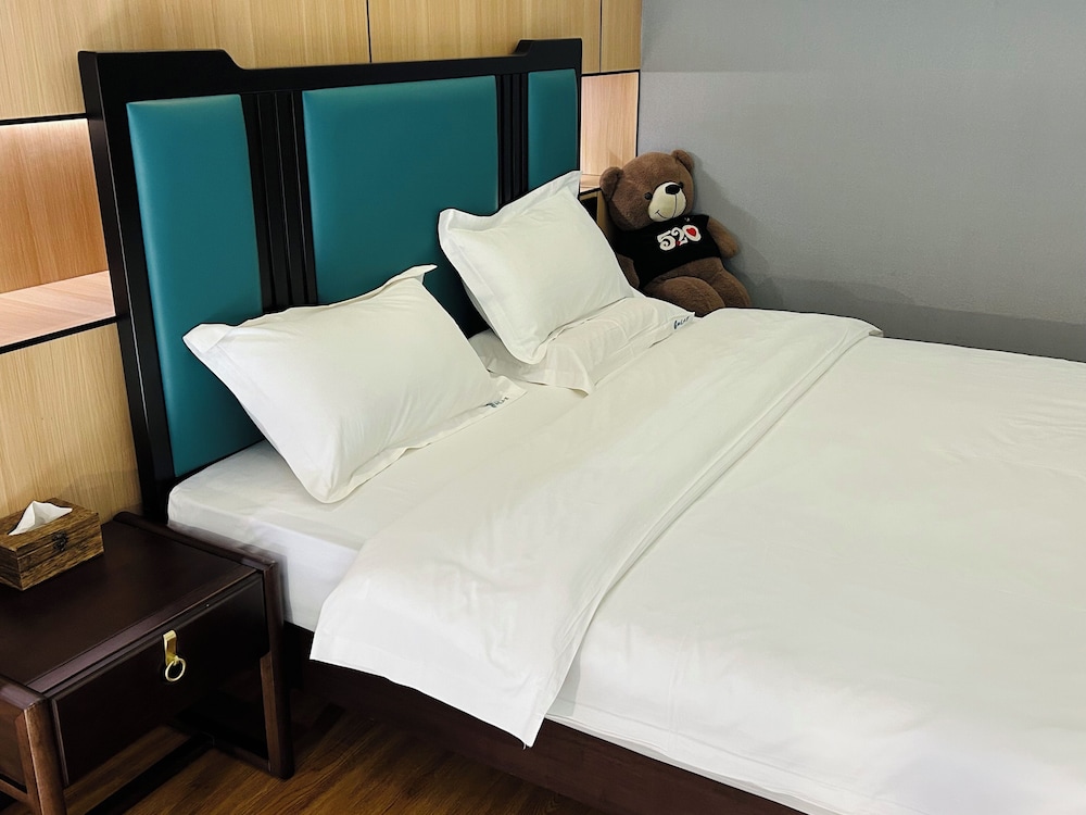 Qichi Waterfront B&B Hotel