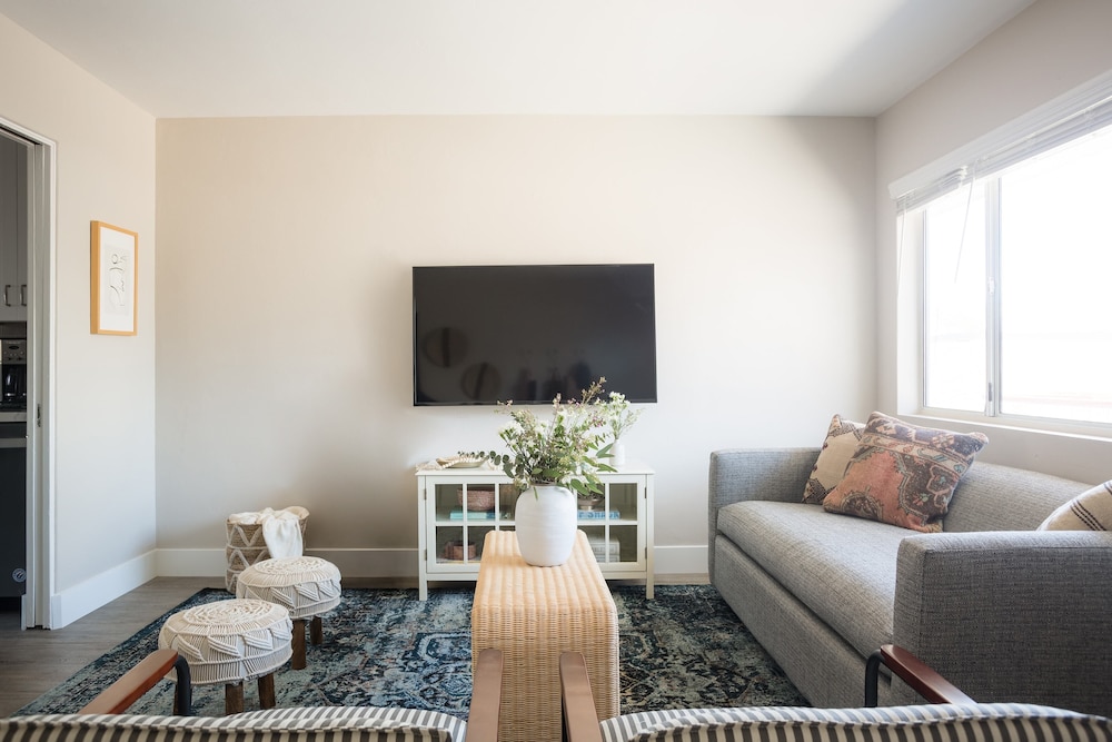 Seashore X by Avantstay Chic La Jolla Flat 5mins From the Beach! view 4