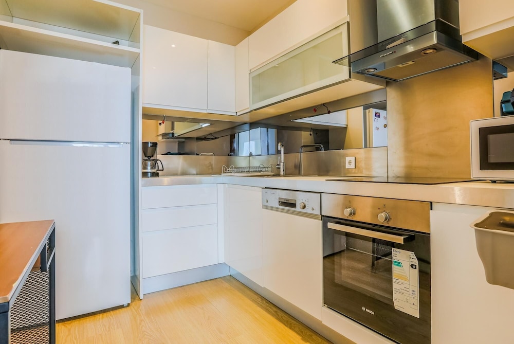 Fully Furnished Flat With Security in Atasehir