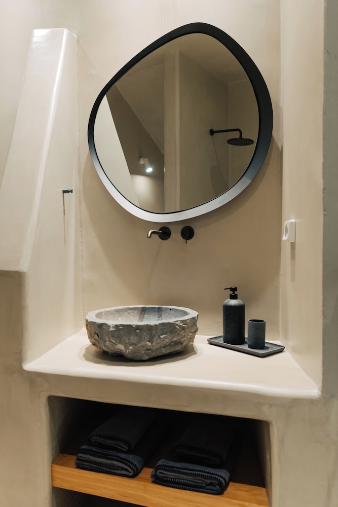 Erthā Suites with private pools