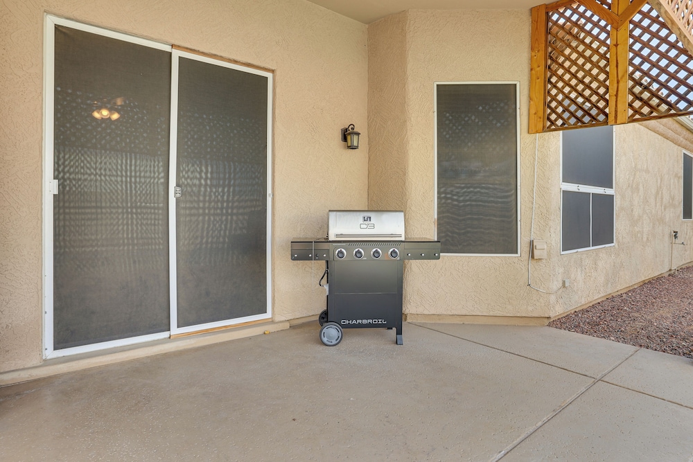 Fenced Backyard Oasis: Pet-friendly Avondale Home