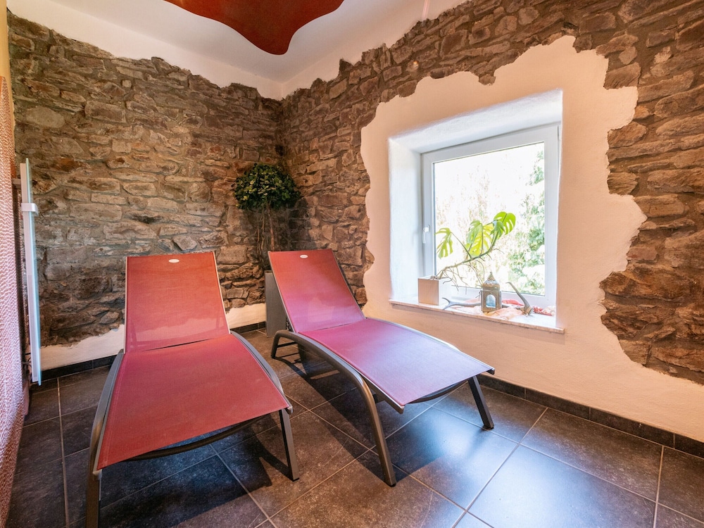 Moderscheid Cottage With Spa
