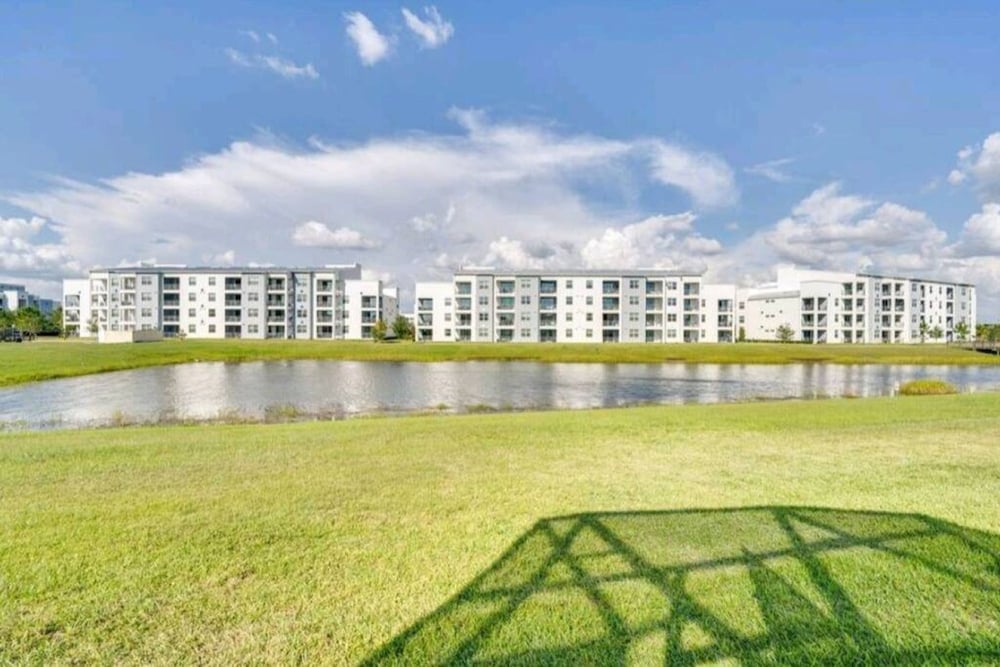 Free Amenities Spacious Home King Beds