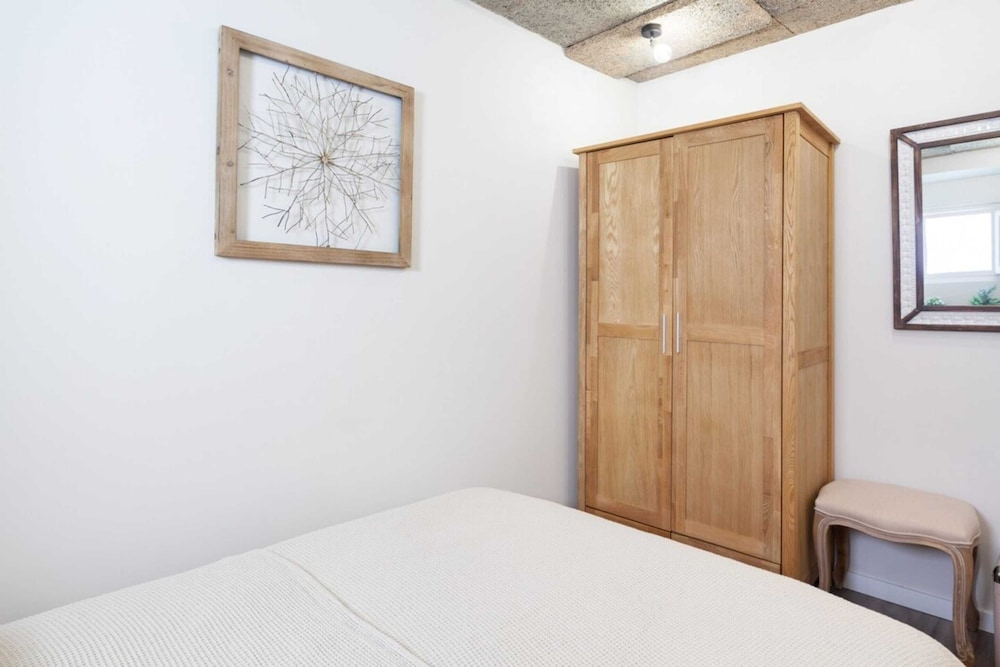 Cosy 1 Bedroom Apartment in St George's Castle view 2