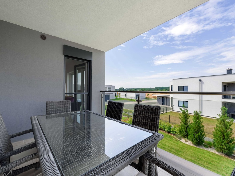 Heritage Apartment With Swimming Pond view 3