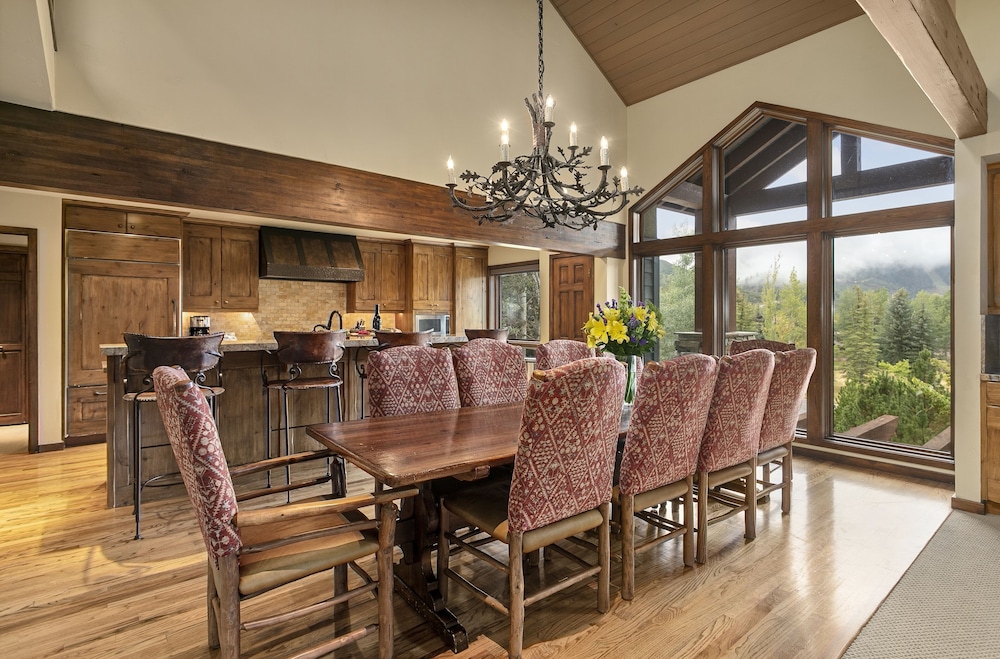 Upper Telemark Drive Home at Deer Valley Resort - 7 Bedroom Home with Hot Tub #2960 7 Home