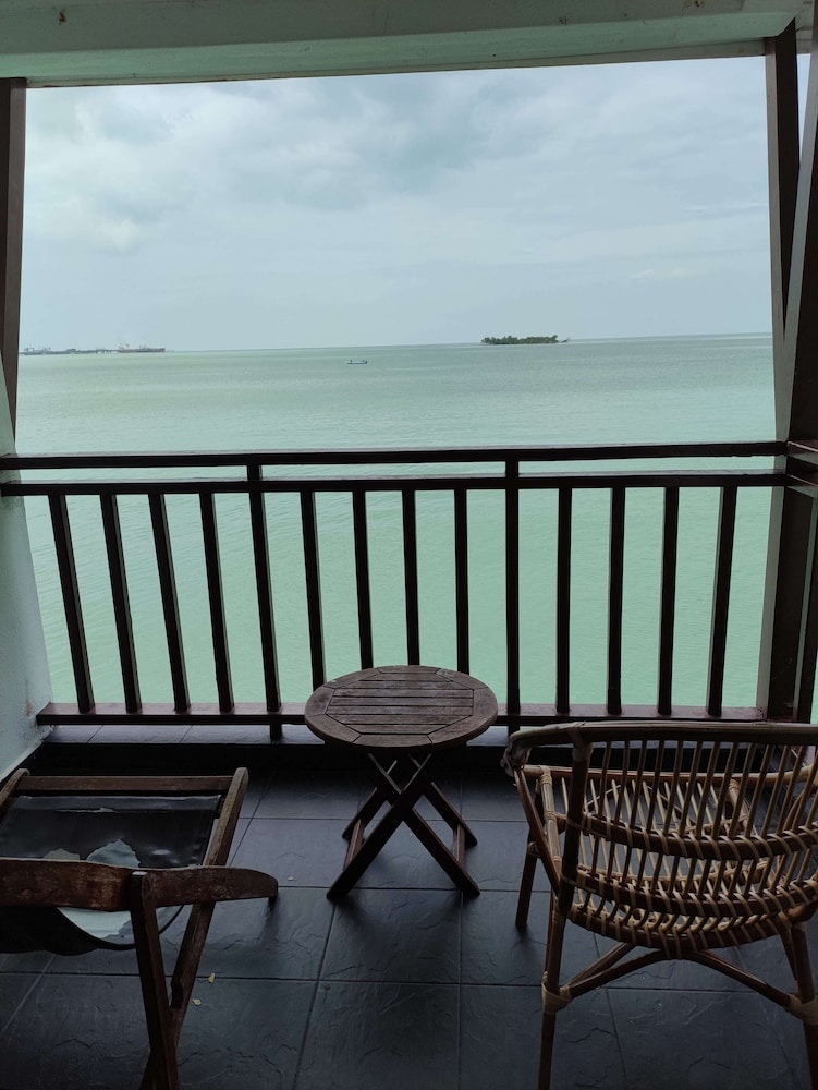 Alpine LXPD Full Seaview Water Chalet, photo 33