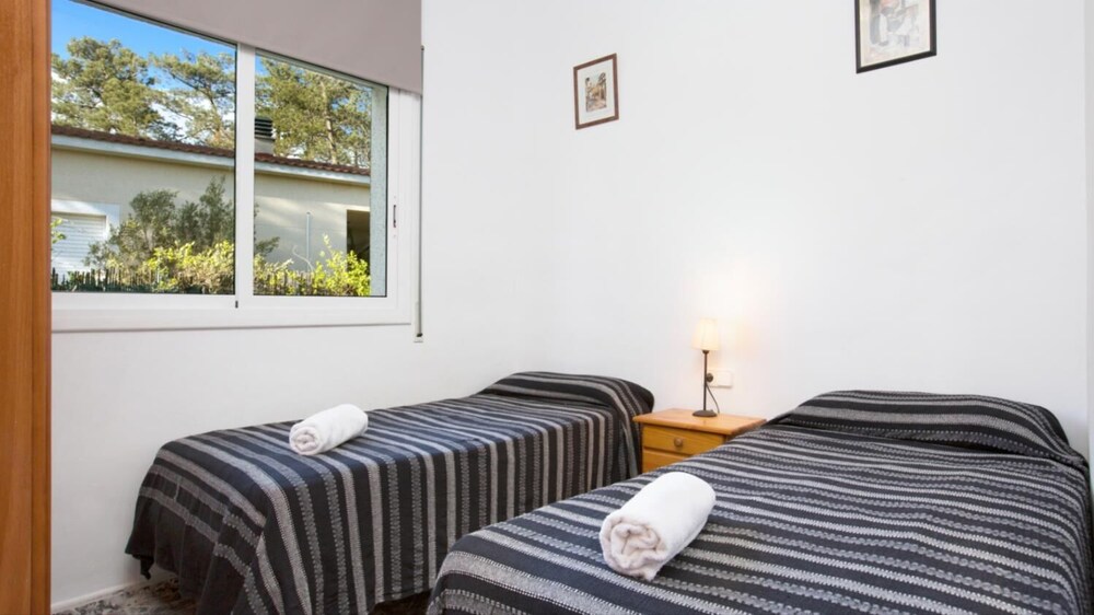 Alonso in Vidreres With 4 Bedrooms and 1 Bathrooms