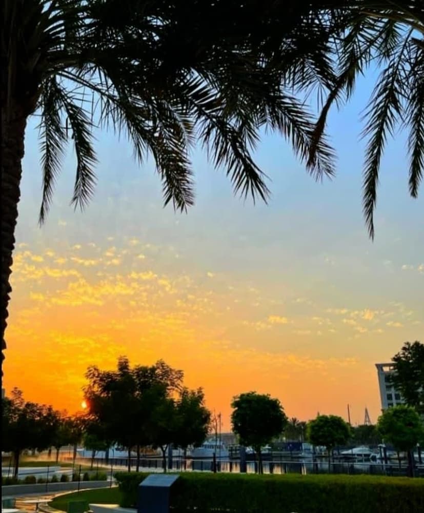 Chic 1BR Iris Amber Al Jaddaf