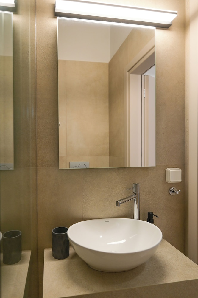 Antonis Apts - Physio Fitness Retreats
