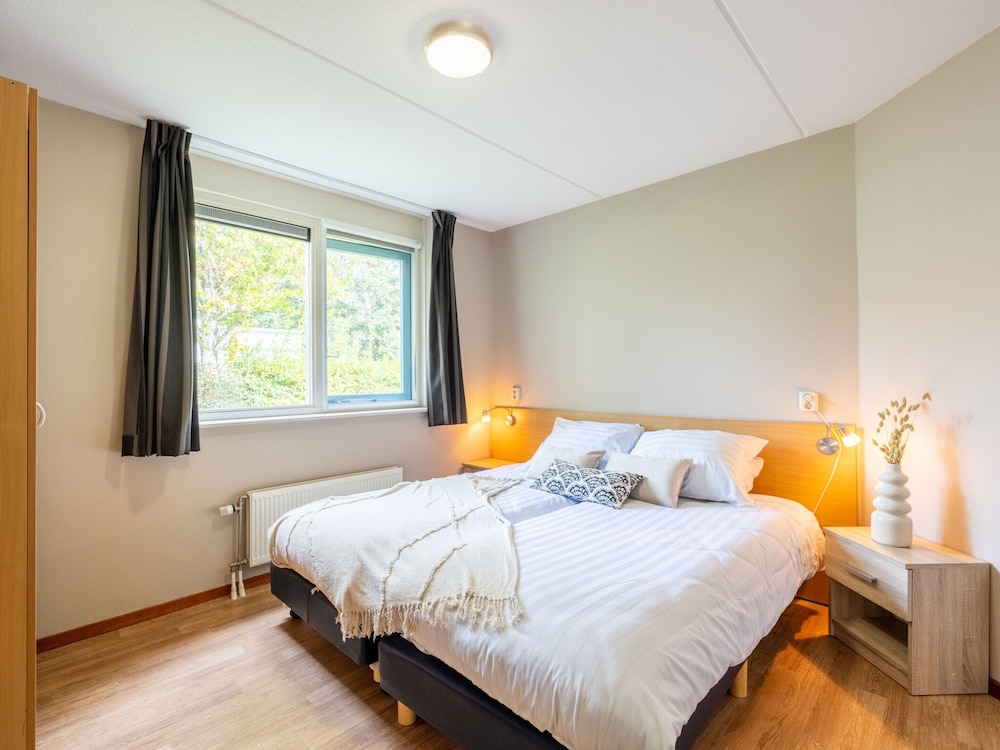 Detached House With Sauna and Whirlpool From Hoorn view 2
