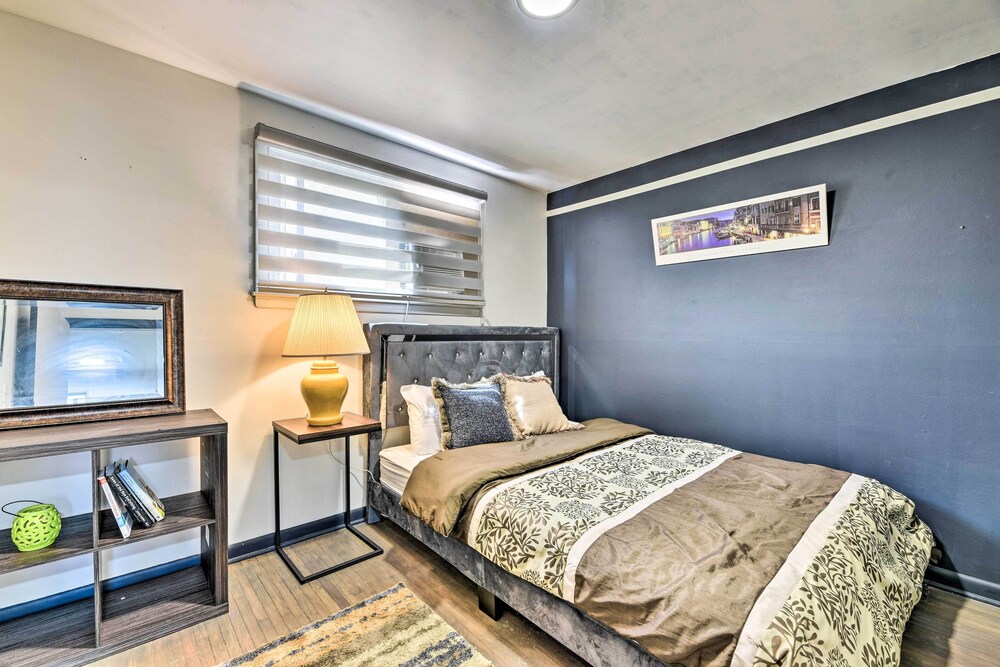 Charming Buffalo Apt: 18 Mi to Niagara Falls!