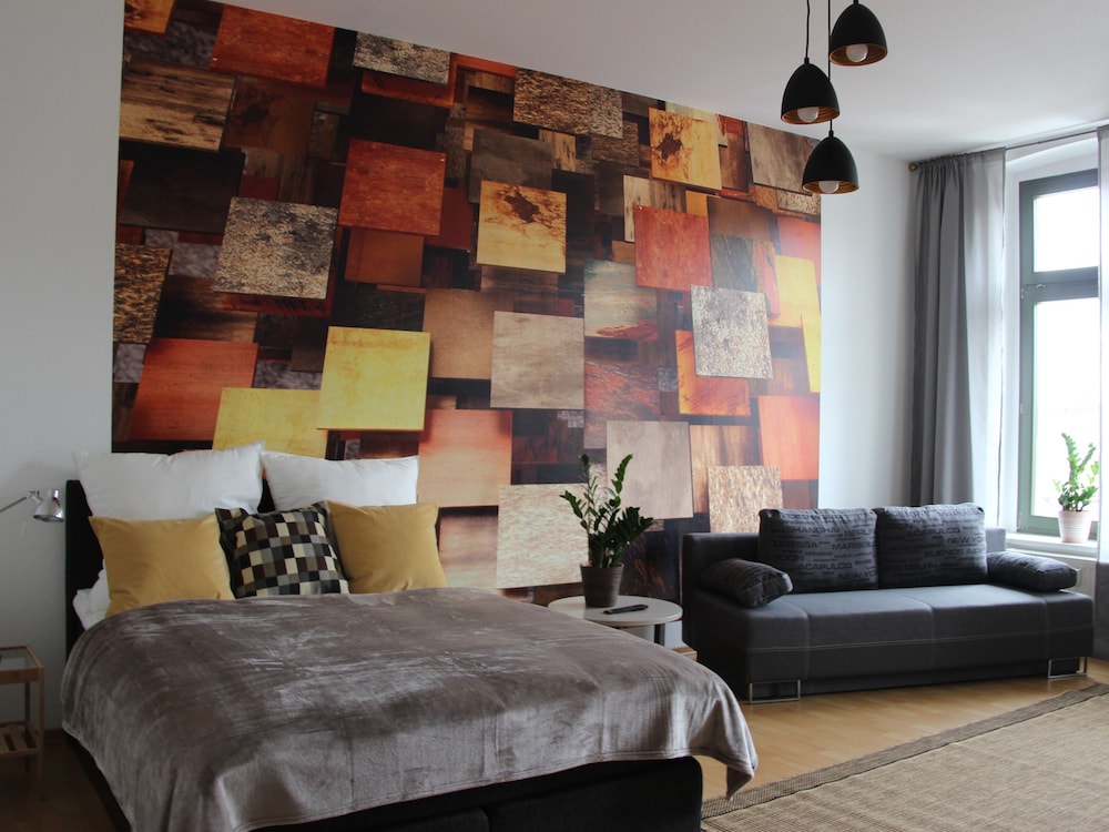 Leon Apartments