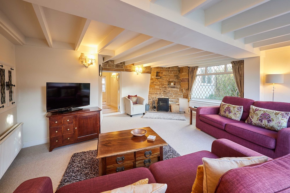 Host Stay Ailsa Cottage