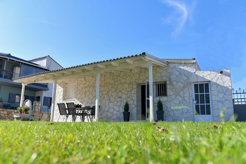 Vayas Residences Legacy