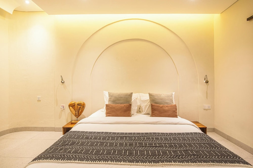 Chic 4-br Villa in Central Seminyak, Beach 5 Mins