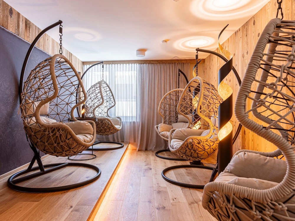 Modern Holiday Apartment With 2 Bedrooms in Fugen