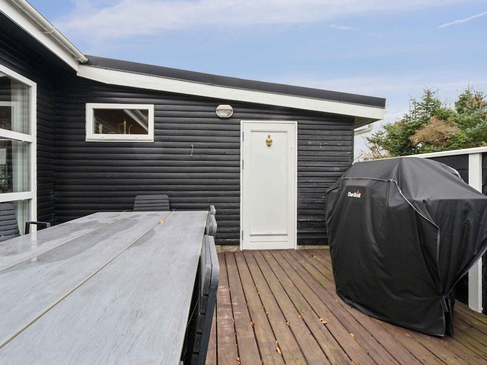 5 Star Holiday Home in Hals