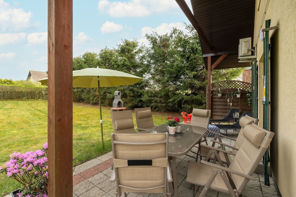 Beautiful House With Garden by Renters