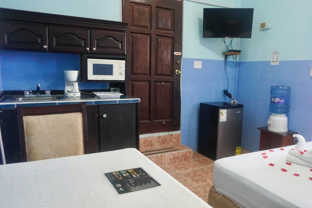 See Belize Seabreeze Sea View Studio With Balcony, Pool & Overwater Deck, 2nd FL