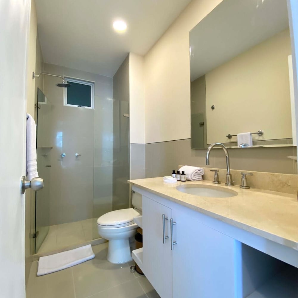 w Stunning 2BR w Pool n AC in Sunny Cartagena