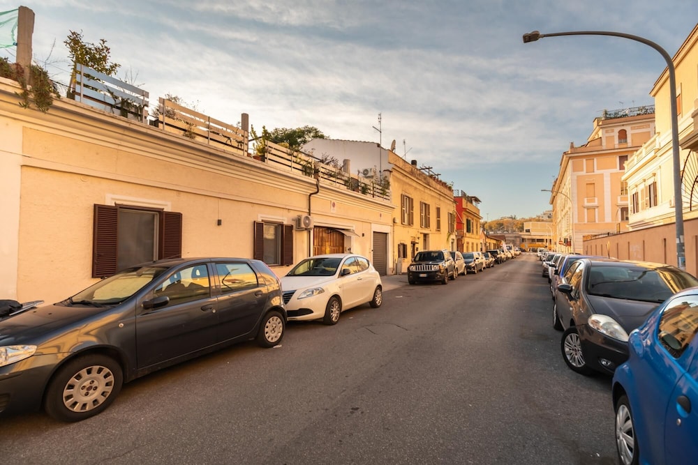 Trastevere Romantic Terraced Apartment
