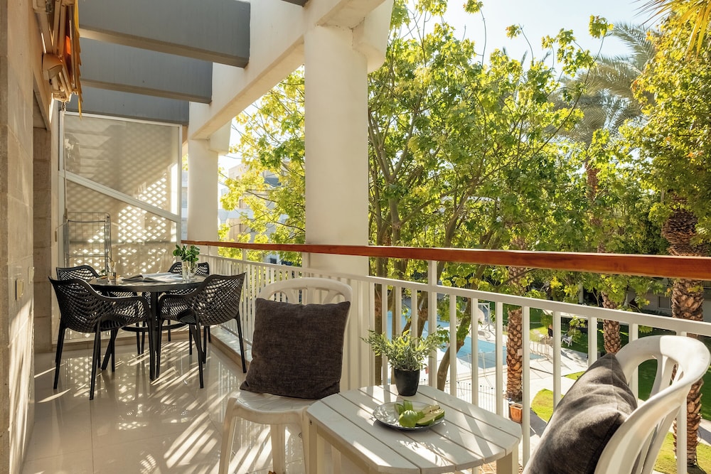 Royal Park Apt Resort by Sea N Rent