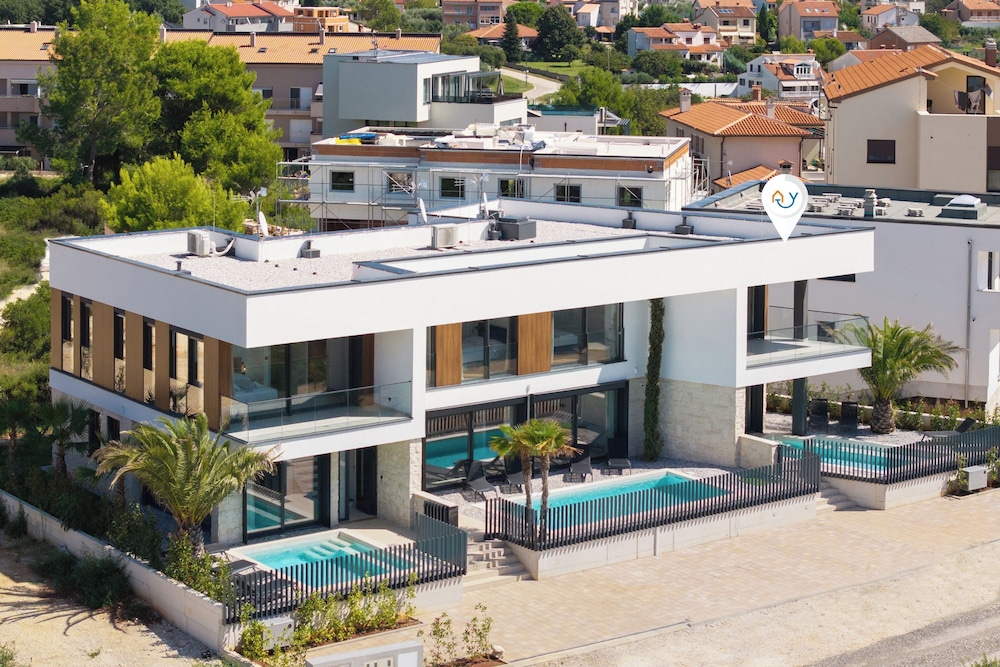 Villa Emma With Pool and sea view