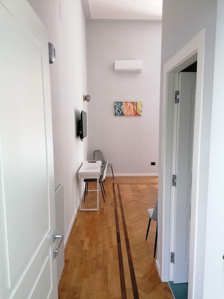 SB6 Rooms & Apartment