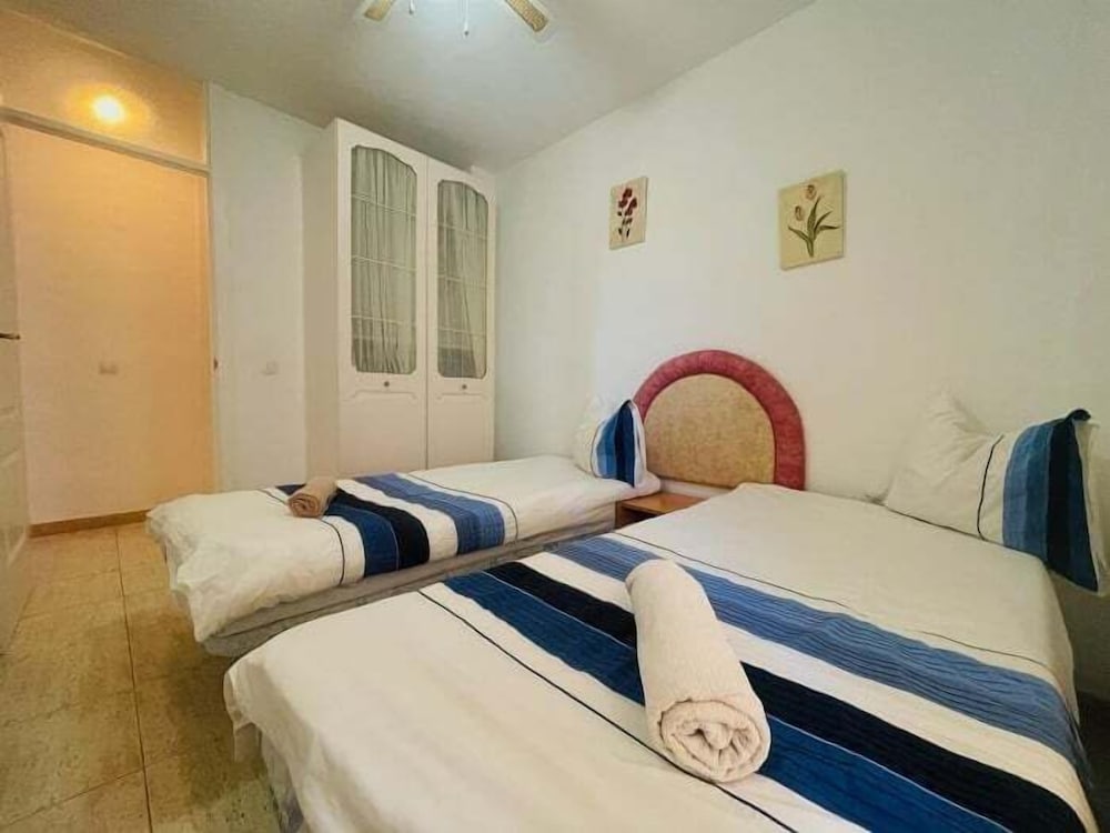 Family Apartment 3BR Communal Pool Kids Park