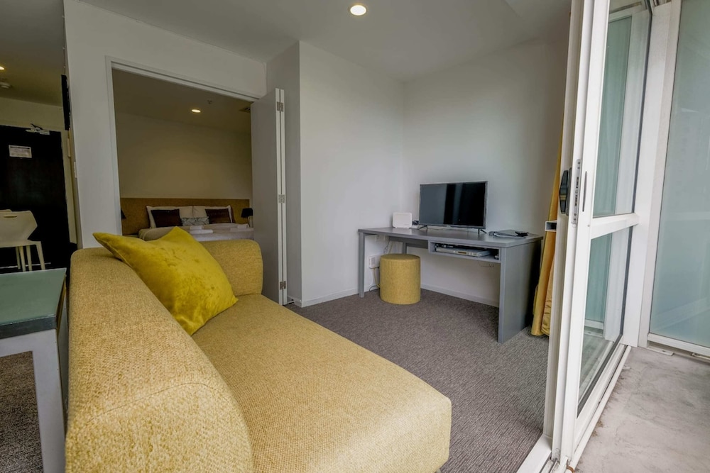 Cosy Renovated 1 Bedroom Apartment in CBD Hotel view 5