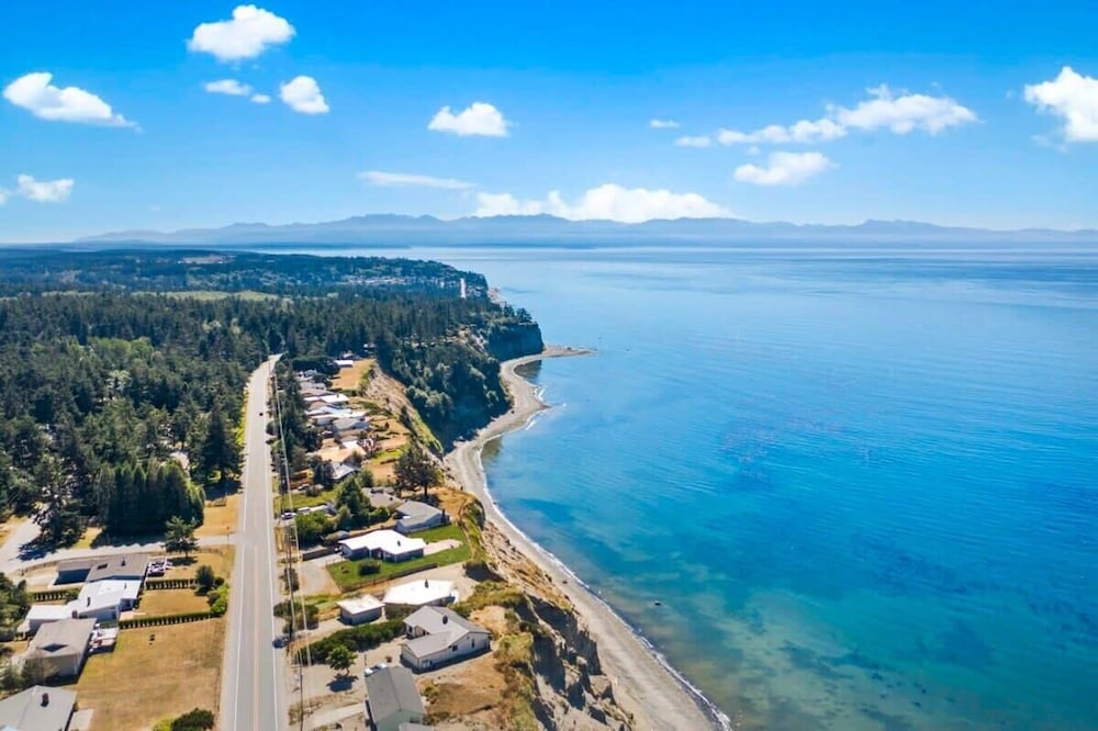 @ Marbella Lane - Seas the Bay Sanctuary