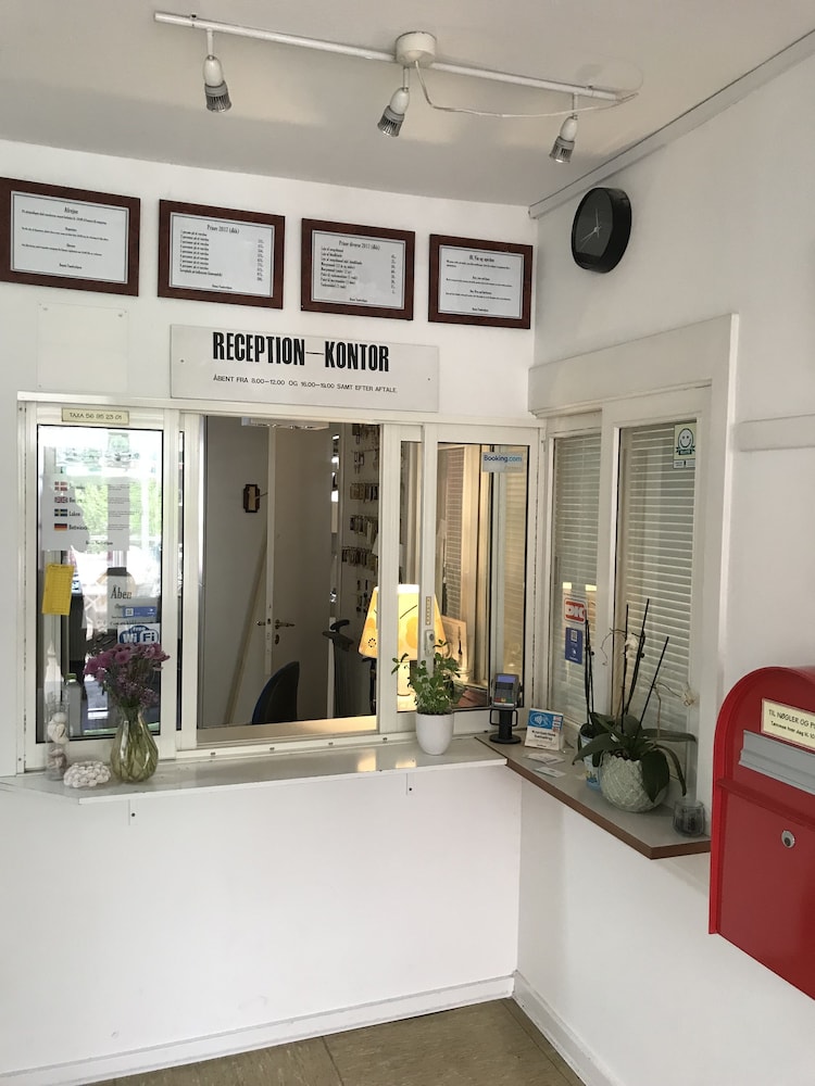 Rønne Vandrerhjem - Hostel