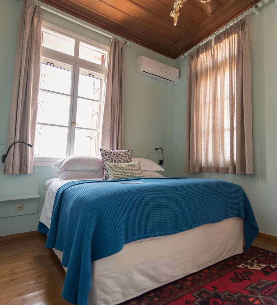 Yasemi of Chios photo 2