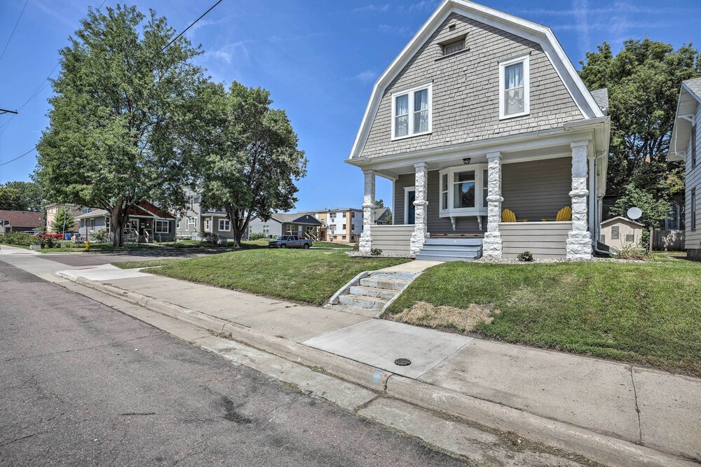 Sioux Falls Abode w/ Fire Pit - 1 Mi to Dtwn! view 5