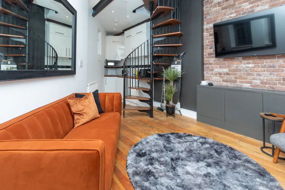 Bright & Stylish Loft Flat - Stoke Newington!