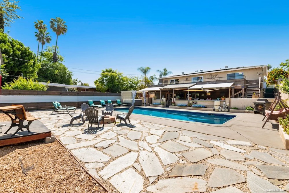 So Cal Charmer Oversized Heated Pool Hot Tub