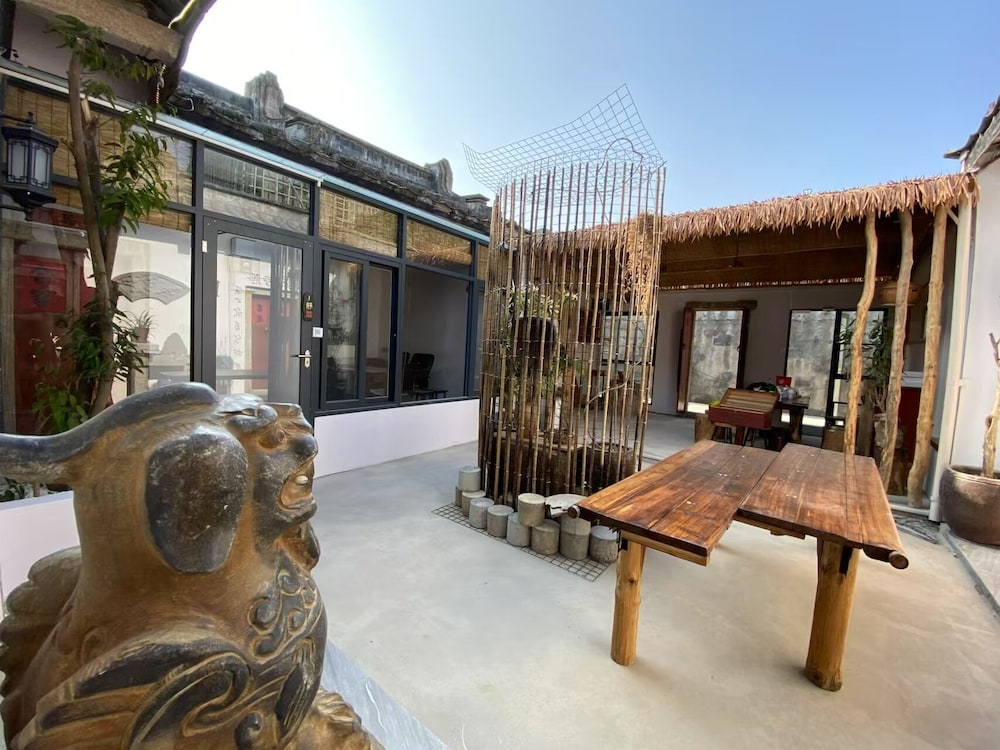 Serenity Courtyard Hotel