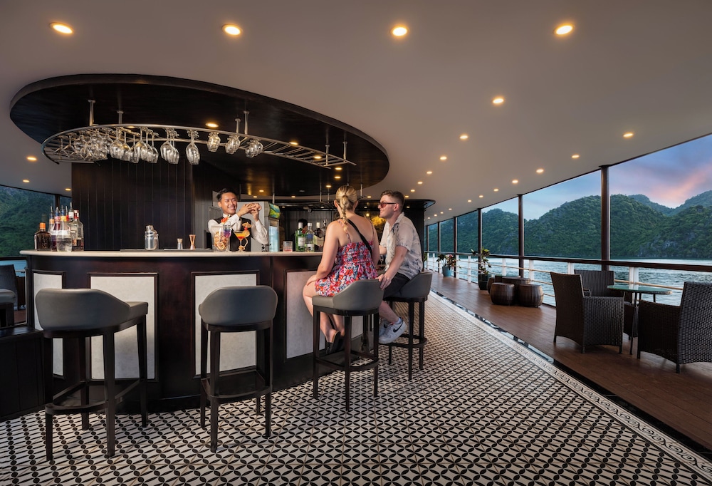 Rosa Boutique Cruise