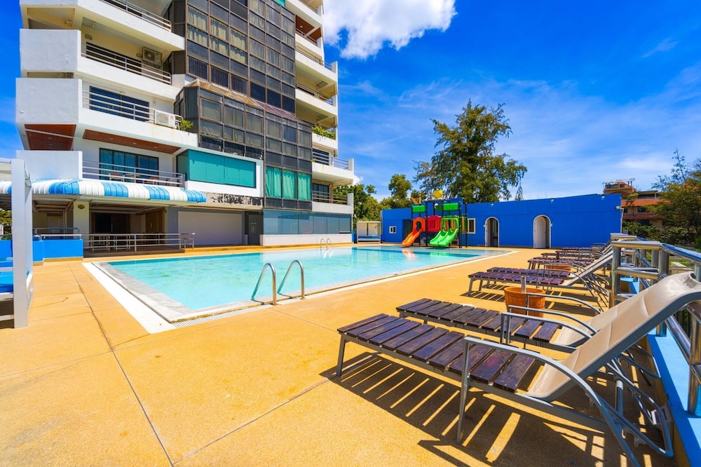 Beachfront Studio Condo-Seaview BW1