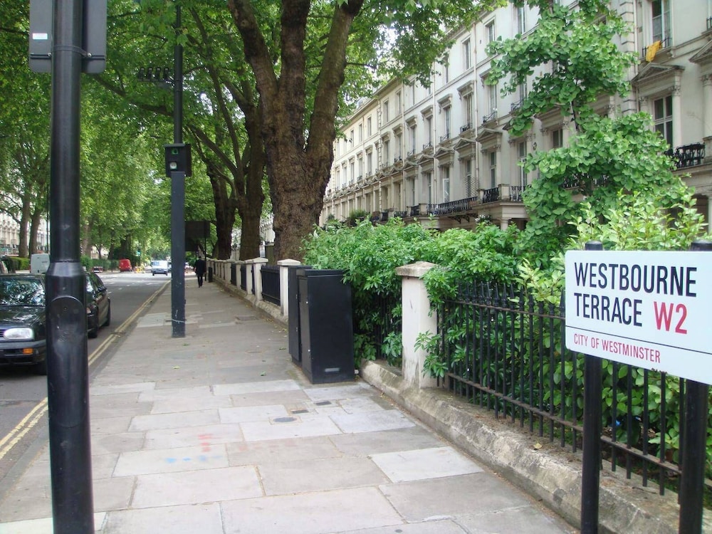 Westbourne Terrace Apartment in London Paddington