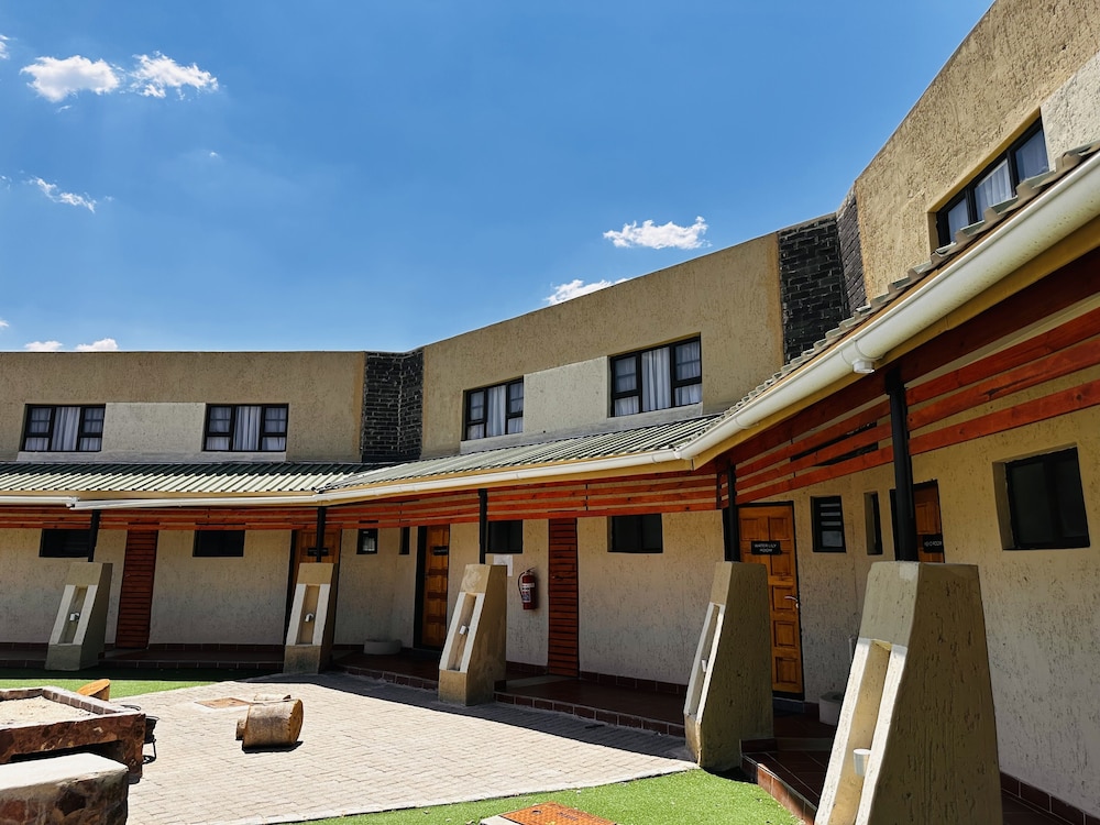 Epanga Apartments
